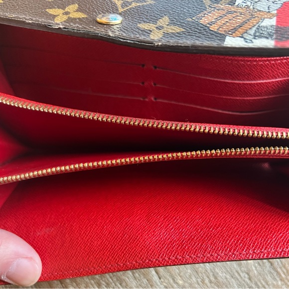 Authentic Louis Vuitton Monogram Wallet Limited Edition with Bellboy Porter - Picture 9 of 12